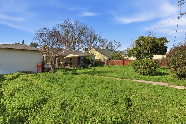 810 Hackberry Ave, Modesto, CA 95354