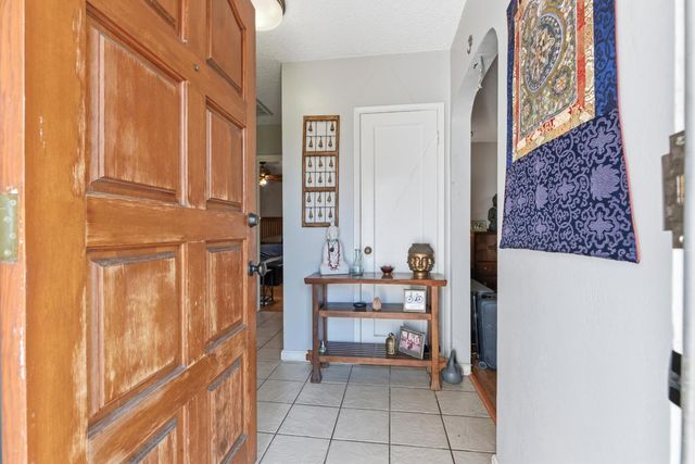 810 Hackberry Ave, Modesto, CA 95354