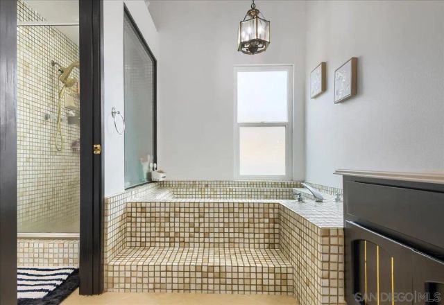 12550 Shropshire Ln, San Diego, CA 92128