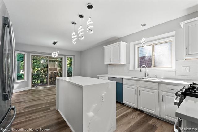 21527 Tangel Drive, Macomb, MI 48044