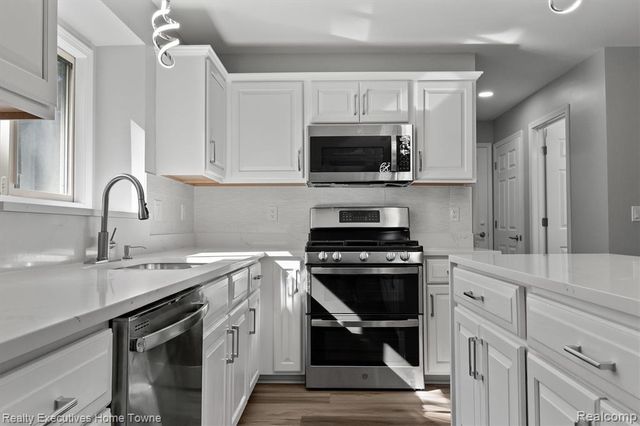 21527 Tangel Drive, Macomb, MI 48044