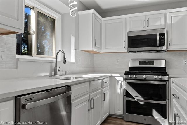 21527 Tangel Drive, Macomb, MI 48044