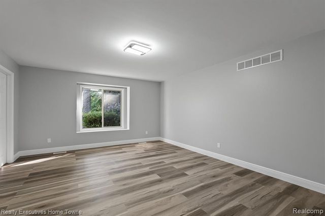 21527 Tangel Drive, Macomb, MI 48044