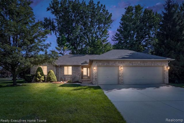 21527 Tangel Drive, Macomb, MI 48044