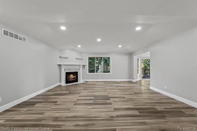 21527 Tangel Drive, Macomb, MI 48044
