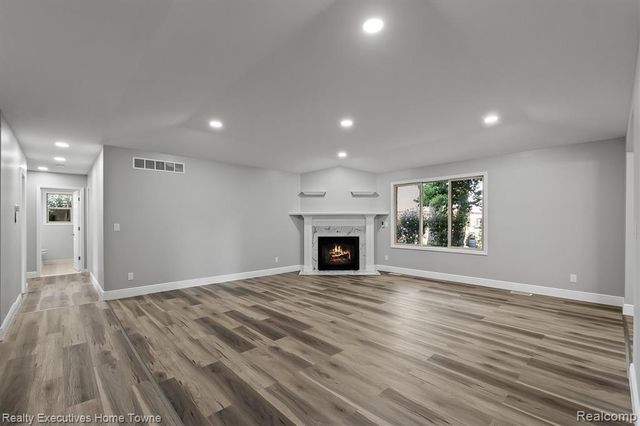 21527 Tangel Drive, Macomb, MI 48044