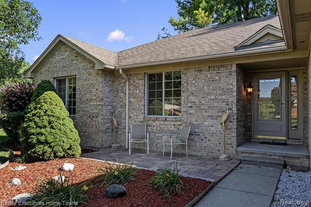 21527 Tangel Drive, Macomb, MI 48044