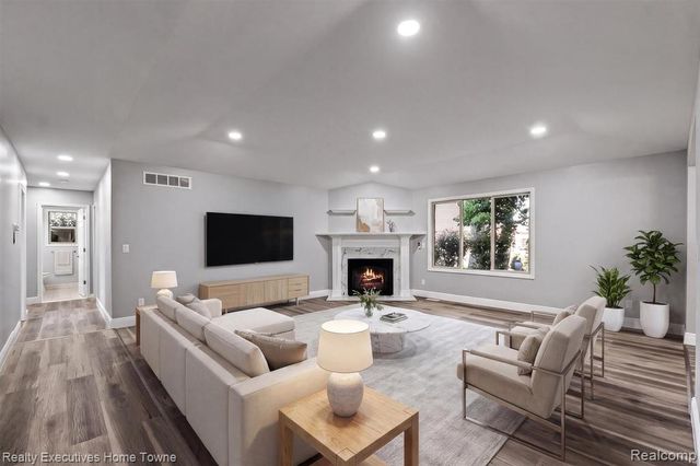 21527 Tangel Drive, Macomb, MI 48044