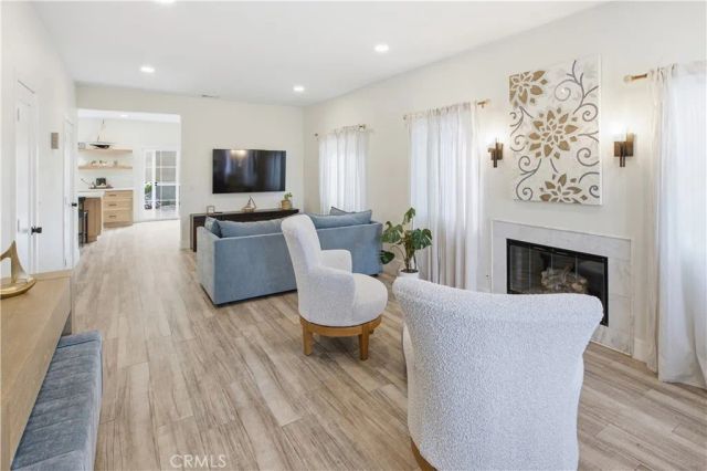 3040 Linden, Long Beach, CA 90807