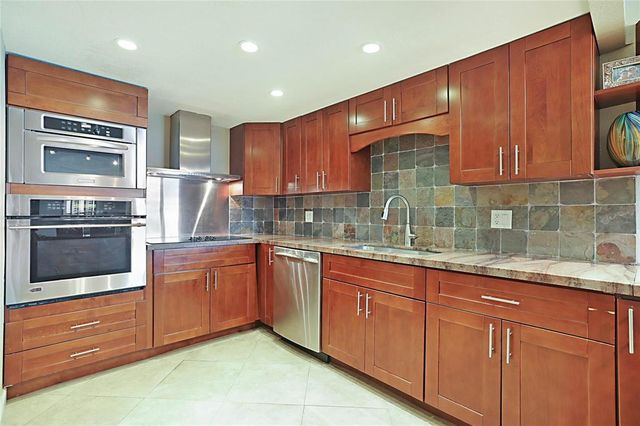 2800 N Ocean Drive B-9d, Singer Island, FL 33404