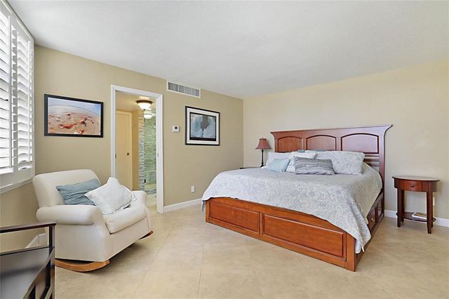 2800 N Ocean Drive B-9d, Singer Island, FL 33404