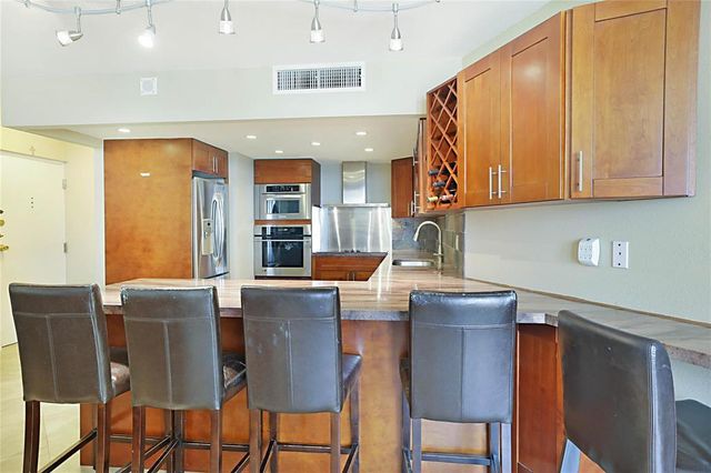 2800 N Ocean Drive B-9d, Singer Island, FL 33404