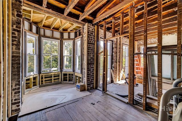 127 E Gordon Street, Savannah, GA 31401