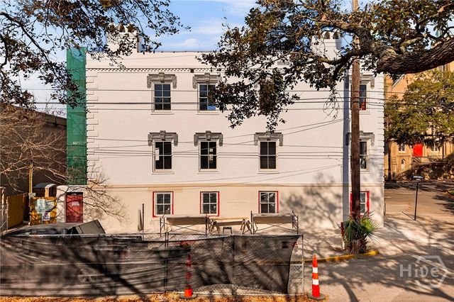 127 E Gordon Street, Savannah, GA 31401