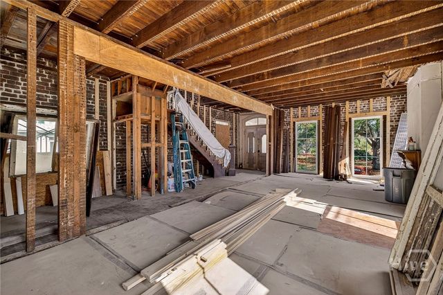 127 E Gordon Street, Savannah, GA 31401