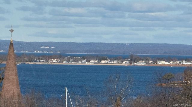 64 Anstice Street 3F, Oyster Bay, NY 11771