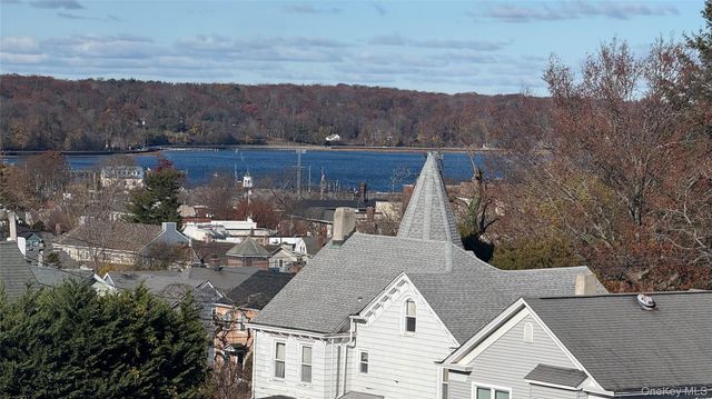 64 Anstice Street 3F, Oyster Bay, NY 11771