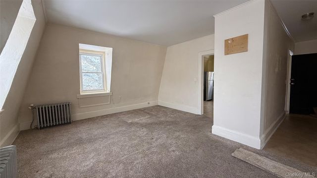 64 Anstice Street 3F, Oyster Bay, NY 11771