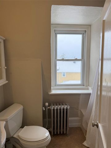 64 Anstice Street 3F, Oyster Bay, NY 11771