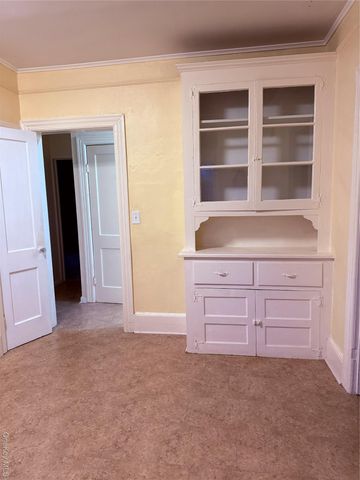 64 Anstice Street 3F, Oyster Bay, NY 11771