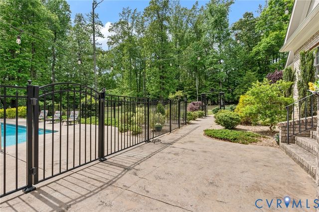 2403 Bermuda Ave, Chester, VA 23836