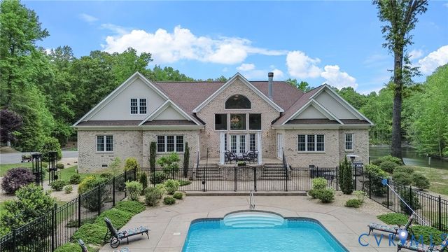 2403 Bermuda Ave, Chester, VA 23836