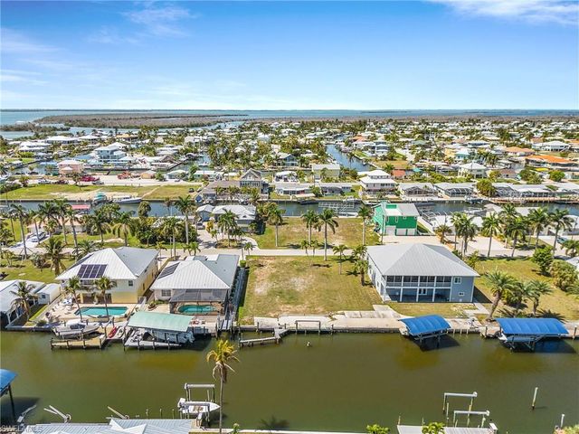 2224 Date ST, St. James City, FL 33956