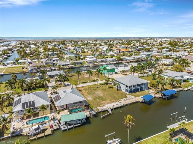 2224 Date ST, St. James City, FL 33956