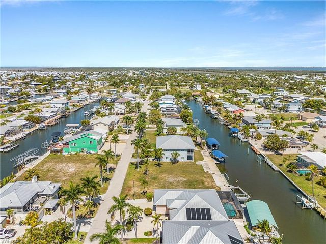 2224 Date ST, St. James City, FL 33956