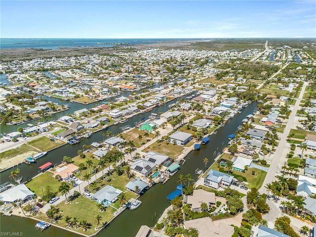 2224 Date ST, St. James City, FL 33956