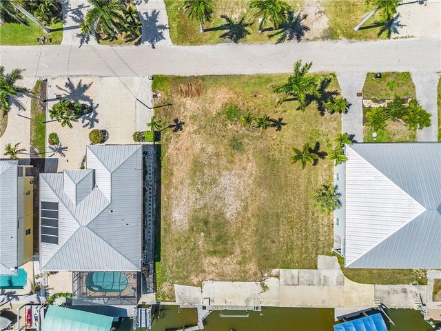 2224 Date ST, St. James City, FL 33956