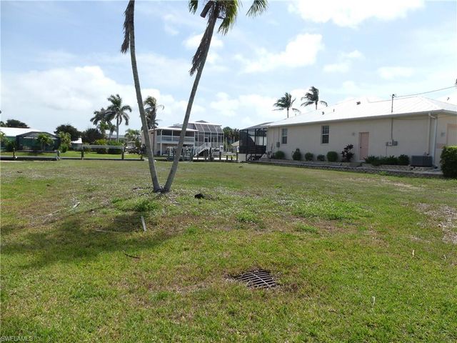 2224 Date ST, St. James City, FL 33956