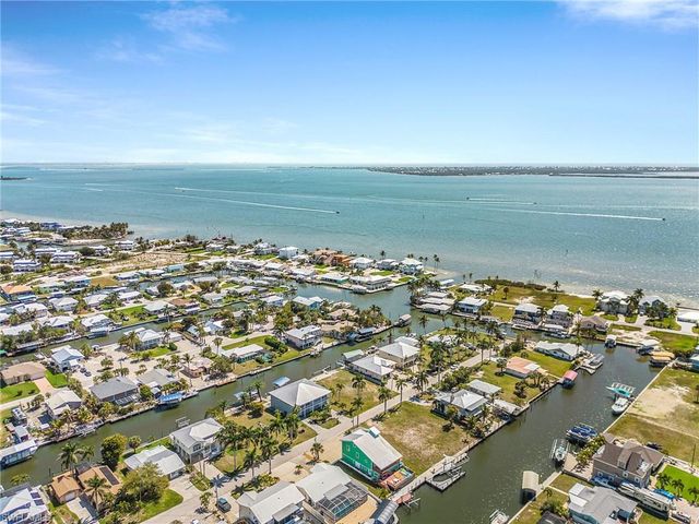 2224 Date ST, St. James City, FL 33956