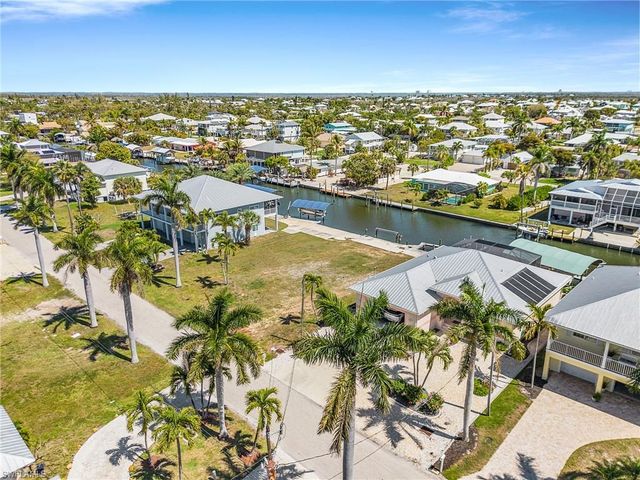 2224 Date ST, St. James City, FL 33956