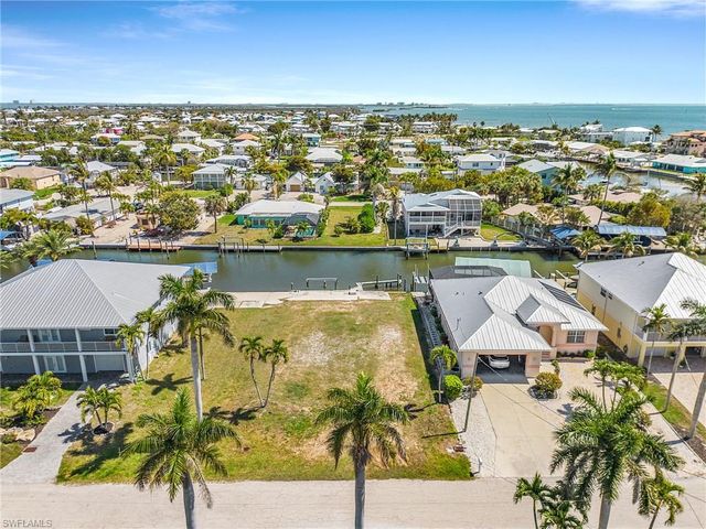 2224 Date ST, St. James City, FL 33956