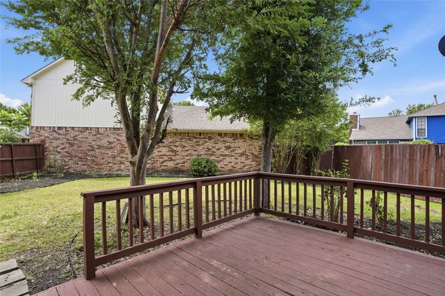 2142 Falcon Ridge Drive, Carrollton, TX 75010