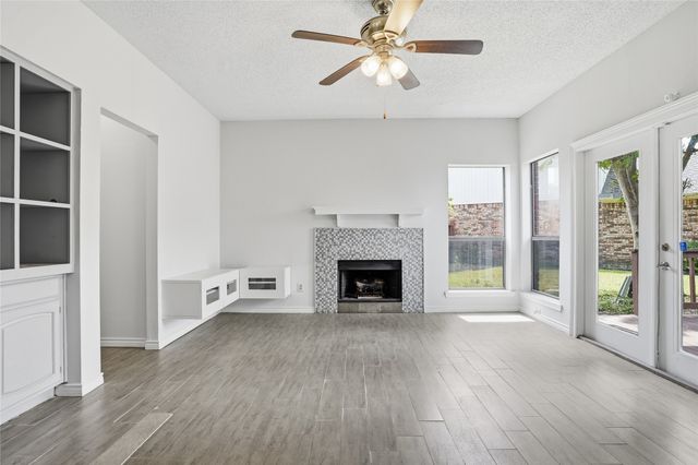 2142 Falcon Ridge Drive, Carrollton, TX 75010