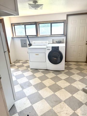 2508 Carthage Ave, Pueblo, CO 81003