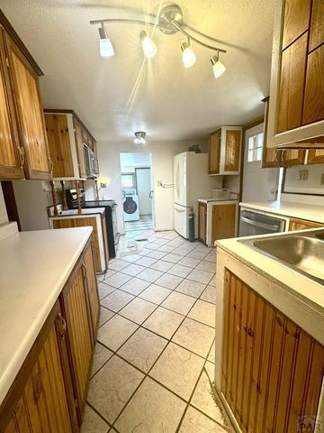 2508 Carthage Ave, Pueblo, CO 81003