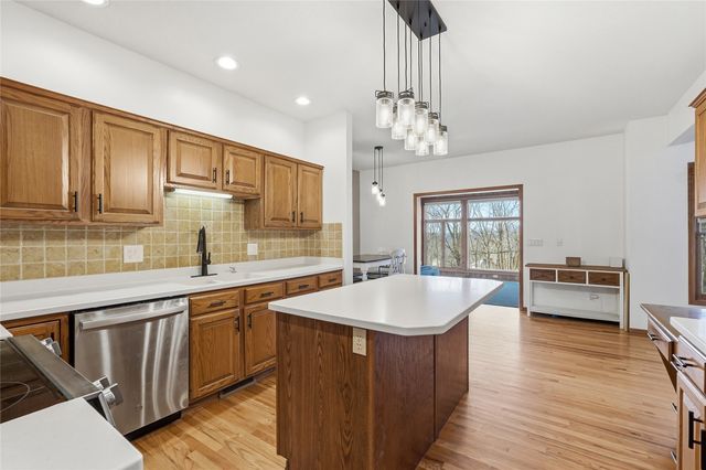 3427 Riverbend Drive NE, Cedar Rapids, IA 52411