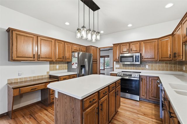 3427 Riverbend Drive NE, Cedar Rapids, IA 52411