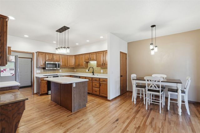 3427 Riverbend Drive NE, Cedar Rapids, IA 52411