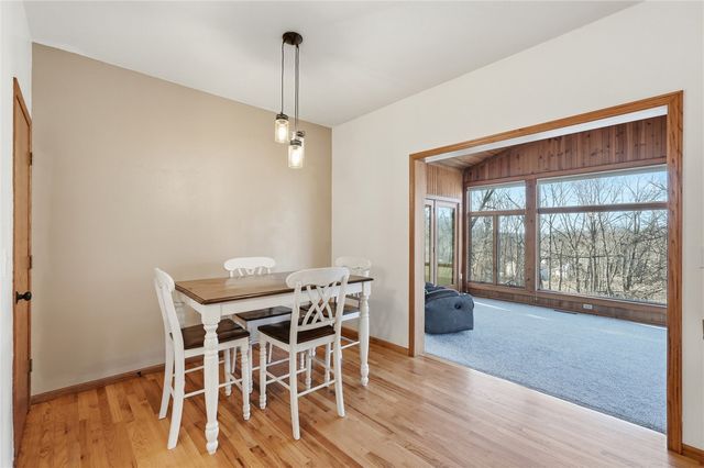 3427 Riverbend Drive NE, Cedar Rapids, IA 52411