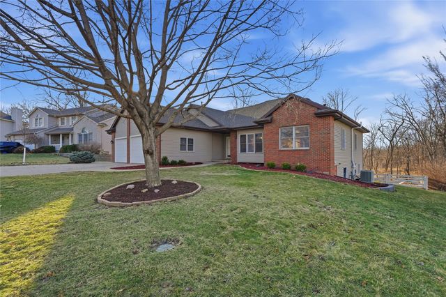 3427 Riverbend Drive NE, Cedar Rapids, IA 52411