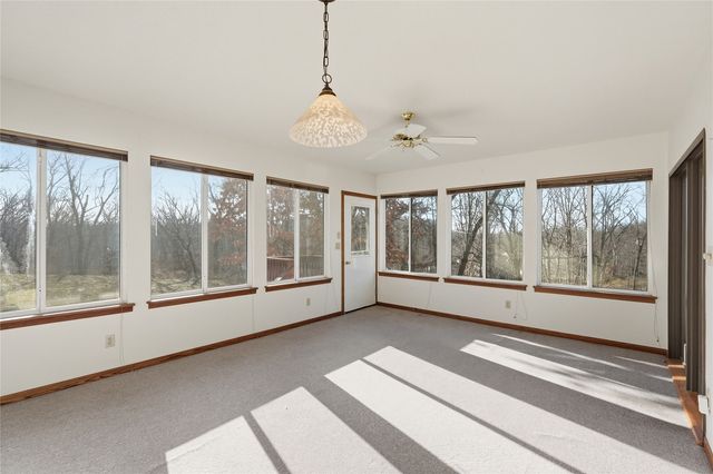 3427 Riverbend Drive NE, Cedar Rapids, IA 52411