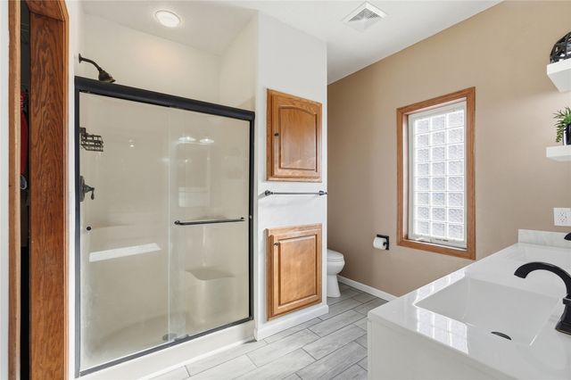 3427 Riverbend Drive NE, Cedar Rapids, IA 52411