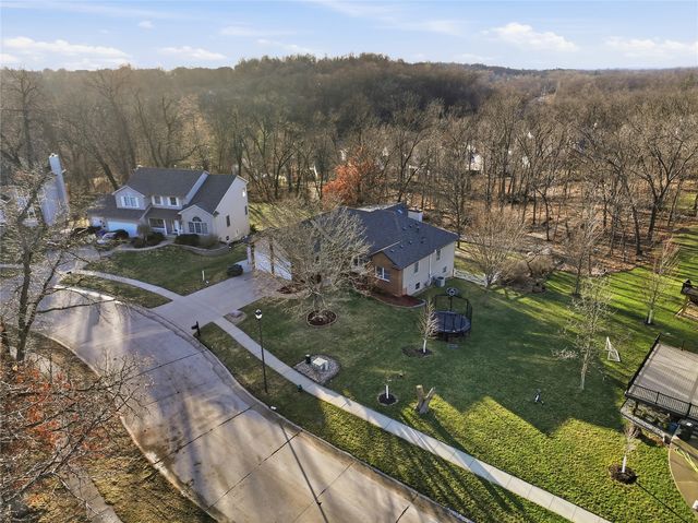 3427 Riverbend Drive NE, Cedar Rapids, IA 52411