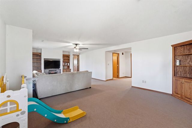 3427 Riverbend Drive NE, Cedar Rapids, IA 52411