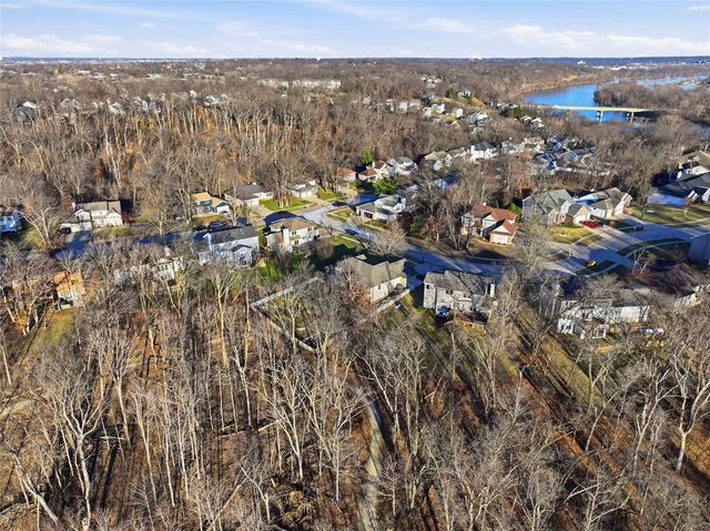 3427 Riverbend Drive NE, Cedar Rapids, IA 52411