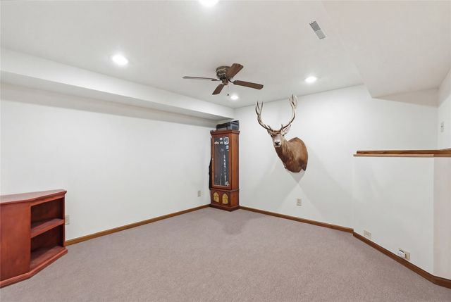 3427 Riverbend Drive NE, Cedar Rapids, IA 52411